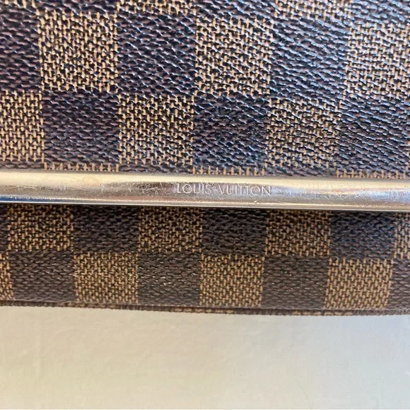 Authentic LOUIS VUITTON Damier Ebene Hoxton GM Shoulder Bag Brown (Made in USA) - Picture 5 of 16